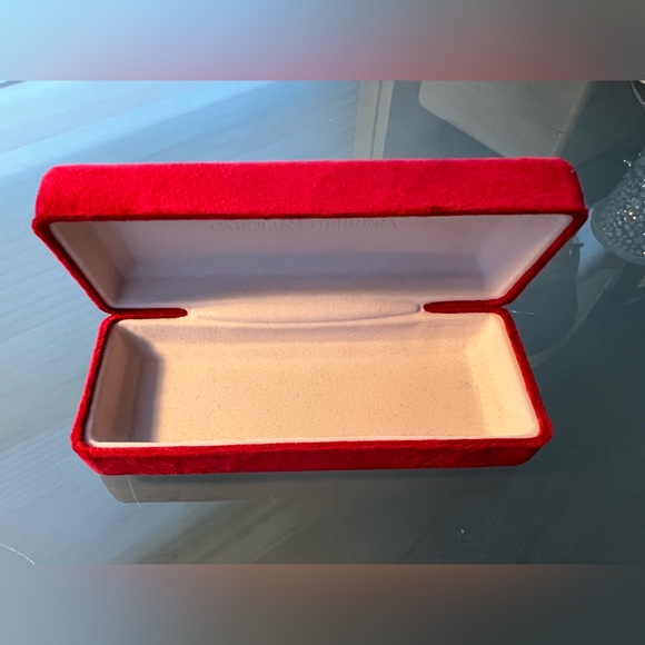 🕶️💋Like New Red Velvet Carolina Herrera Sunglasses/Eyeglasses Clamshell Case - Picture 7 of 17